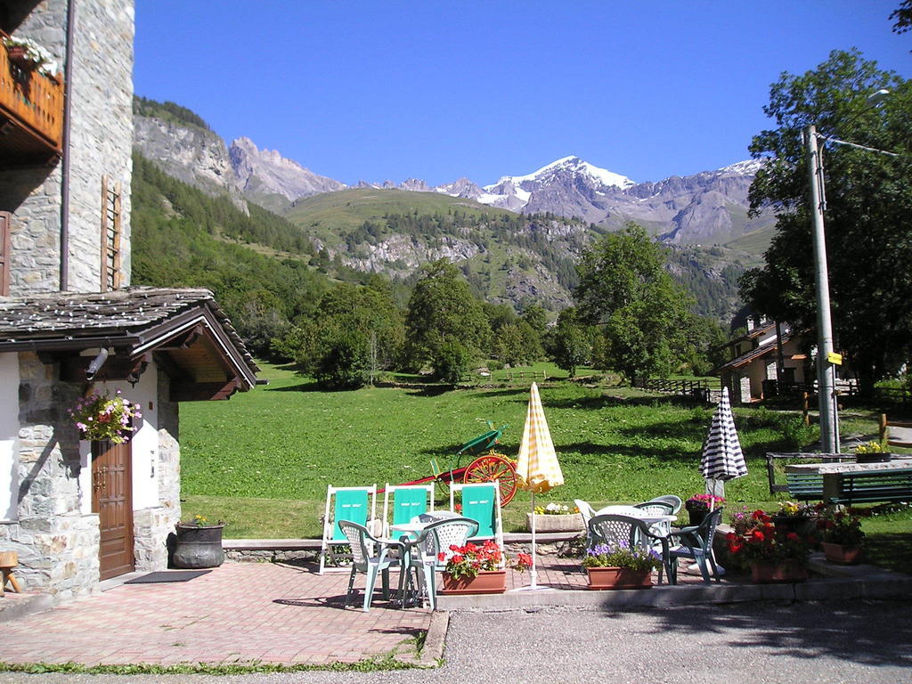 Hotel Mont Gelé Ollomont Exterior foto