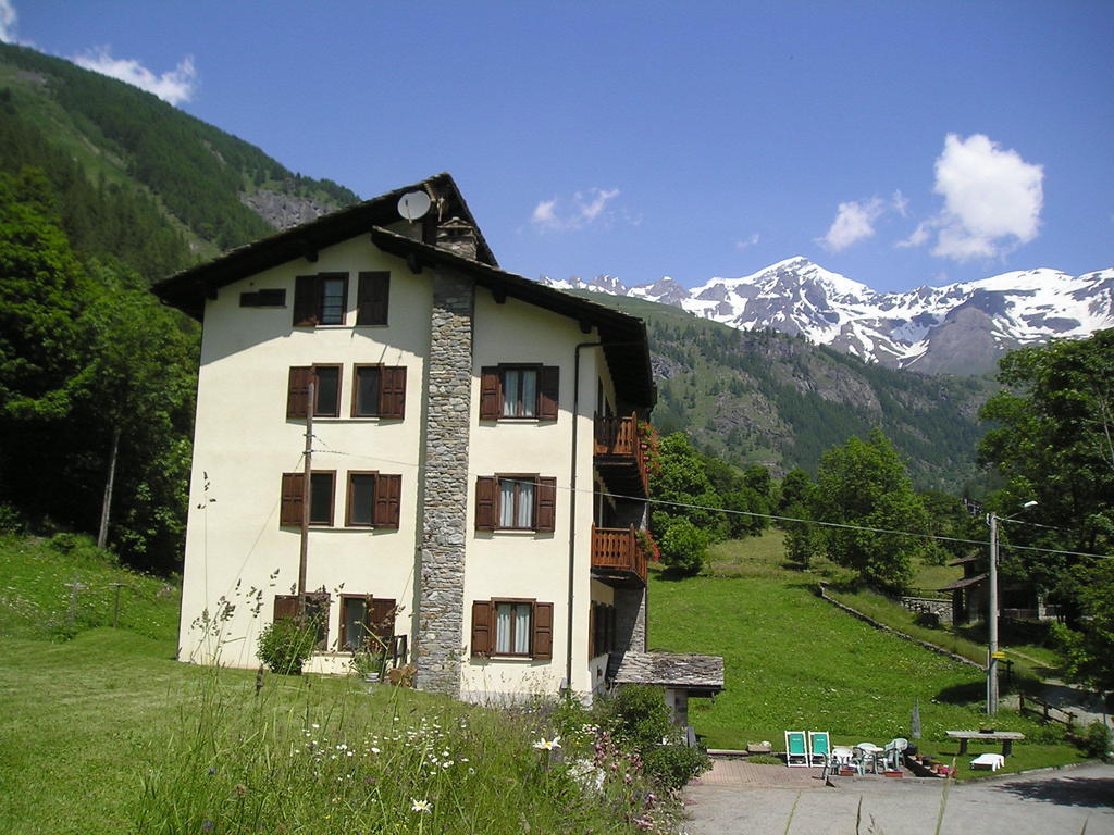 Hotel Mont Gelé Ollomont Exterior foto