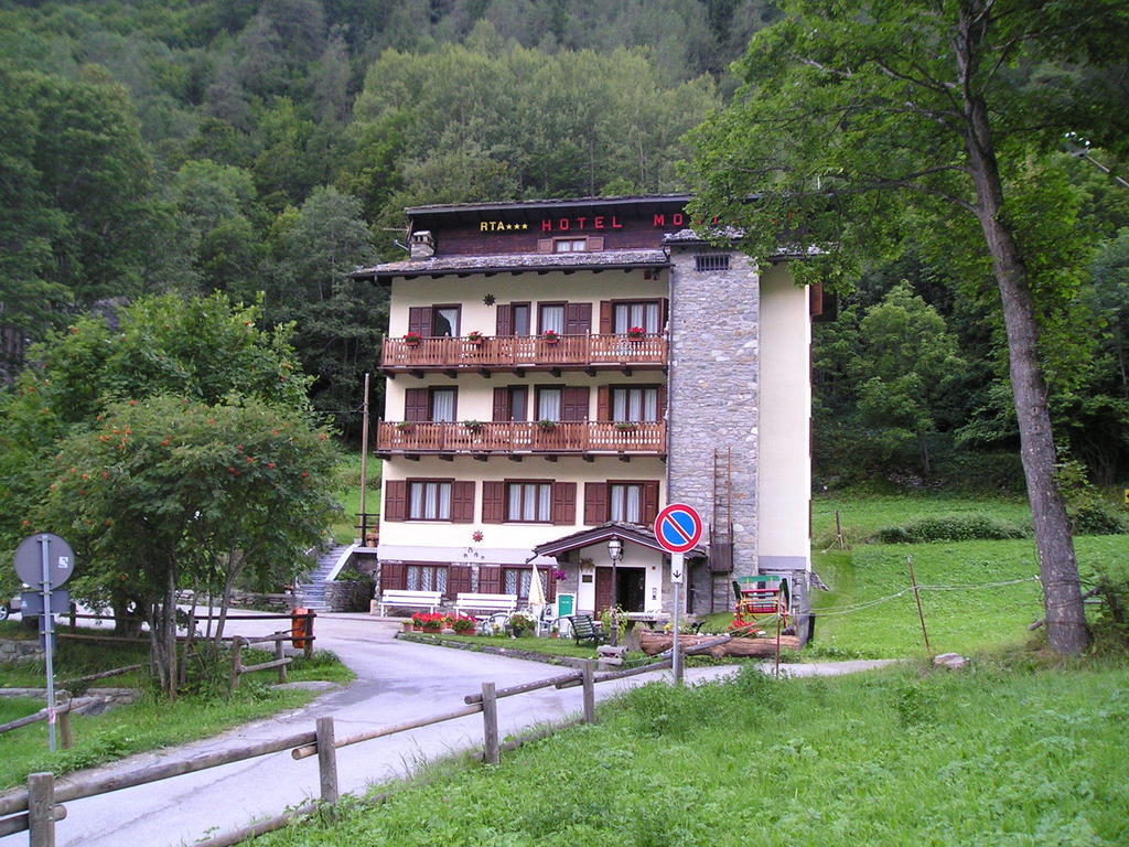 Hotel Mont Gelé Ollomont Exterior foto